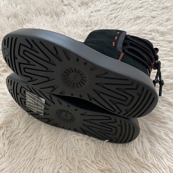 New authentic UGG classic boom boots - Picture 9 of 11